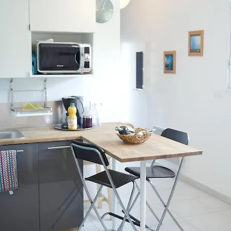House - 4 People Apartment *
