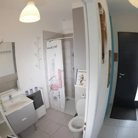 Apartment House - 4 People Le Porge
